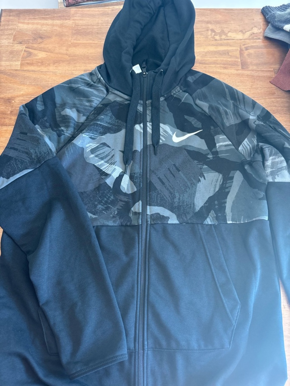 Nike Men’s Black & Gray Camo Zip-Up Hoodie Jacket
